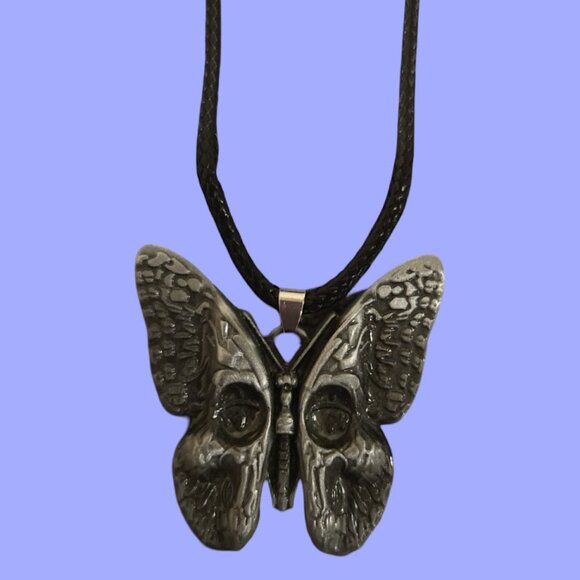 Moth necklace 18.5 inches w extension added - Picture 2 of 3